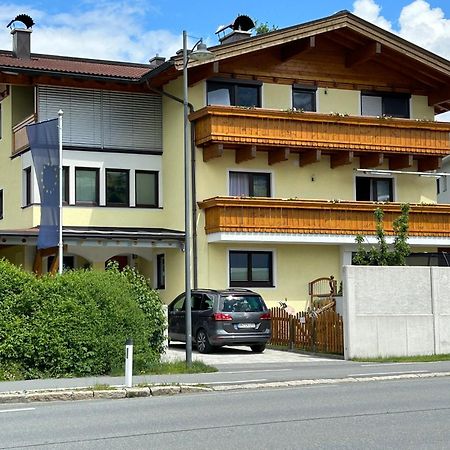 Haus Laubreuter Kaprun Exterior foto