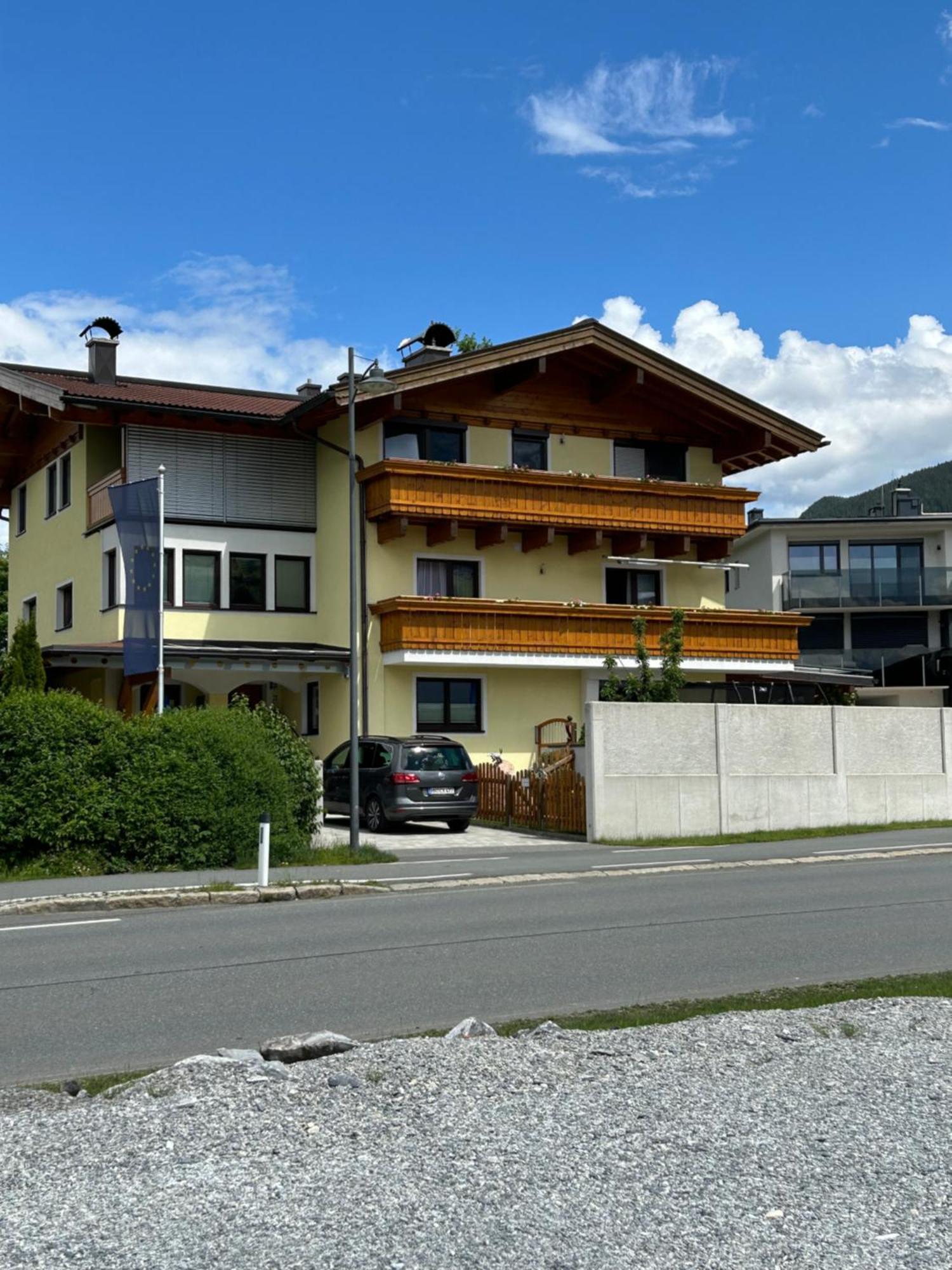 Haus Laubreuter Kaprun Exterior foto