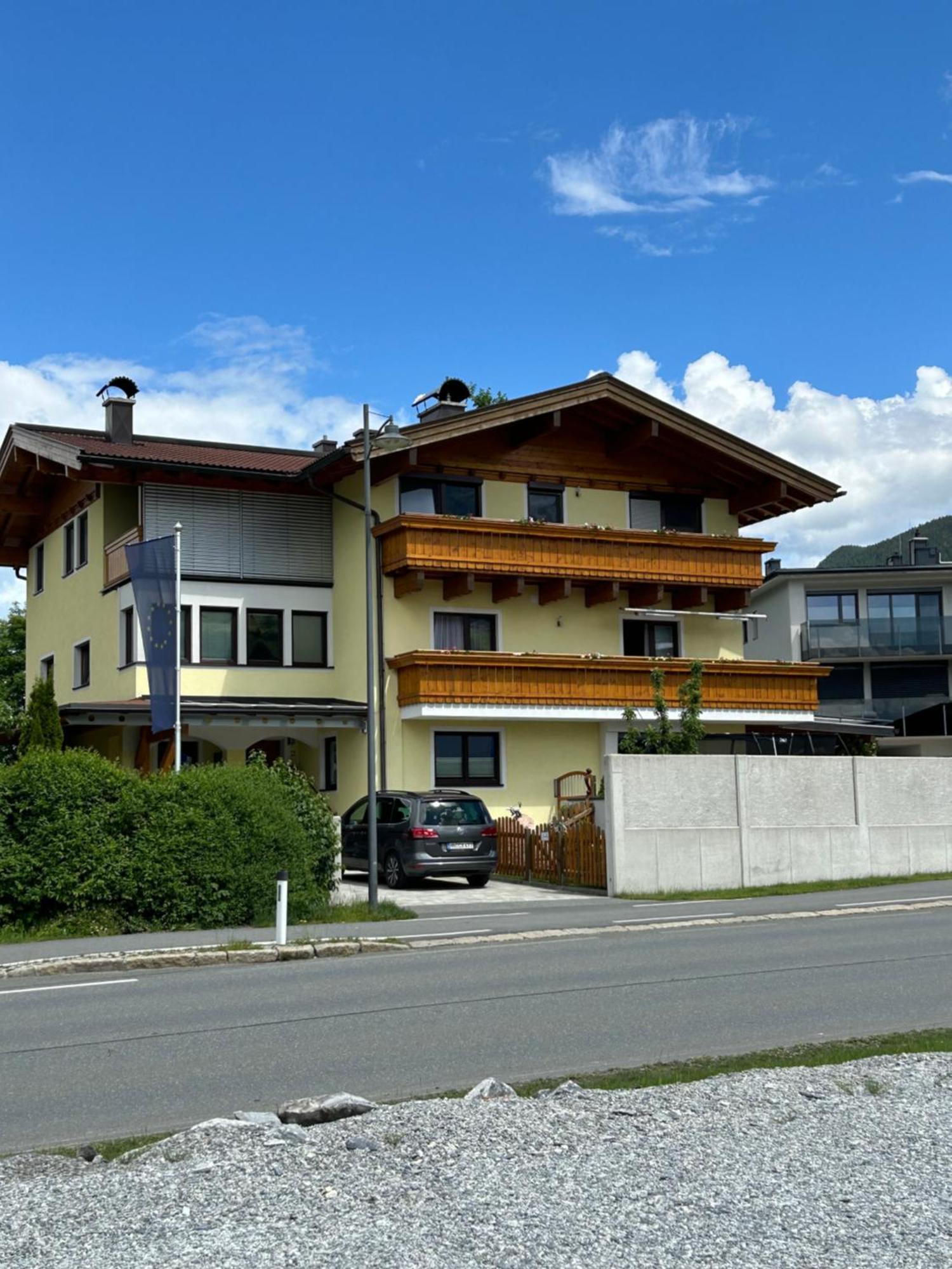 Haus Laubreuter Kaprun Exterior foto